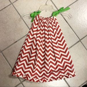 Girls 2-4 or 4-6 Red & Green Chevron Handmade Christmas Jumper Dress NWT